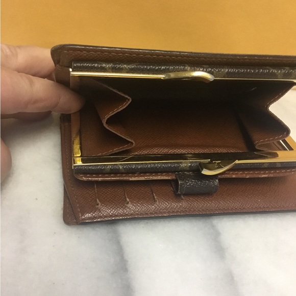 Louis Vuitton Agenda Wallet - Picture 8 of 15